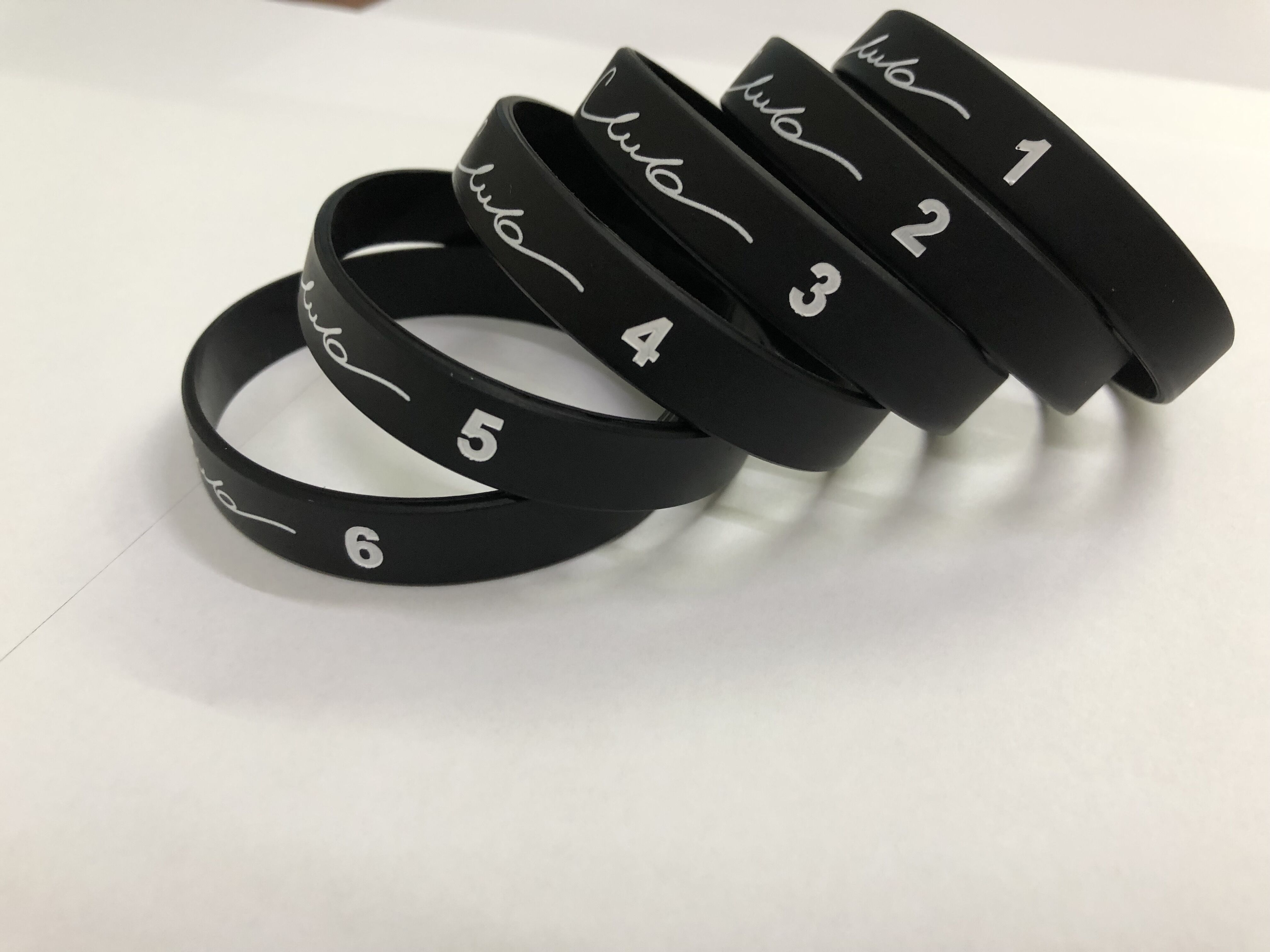 silicone wristbands
